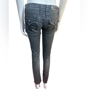Woman’s Rock Revival Jeans Celine Skinny Size 28